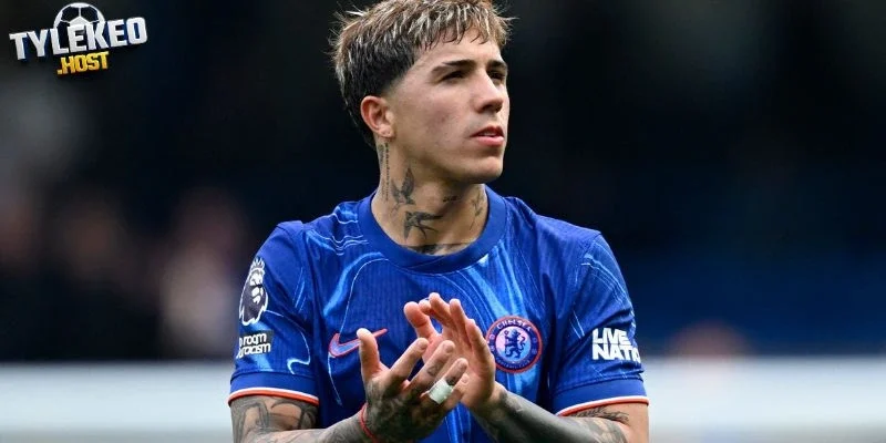 Enzo Fernandez gia nhập PSG, Eze chấn thương trước CK Carabao Cup